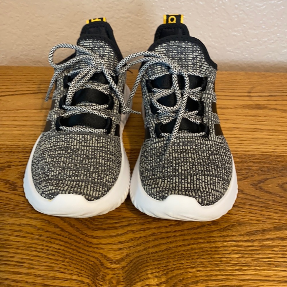 Adidas cloud foam shoes